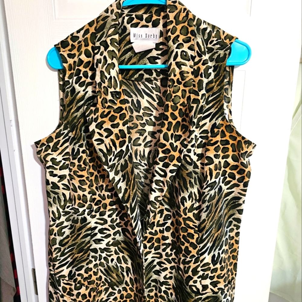 Leapord print double breasted sleeveless blouse size 18